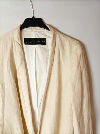 ZARA. Blazer beige fluida T.m