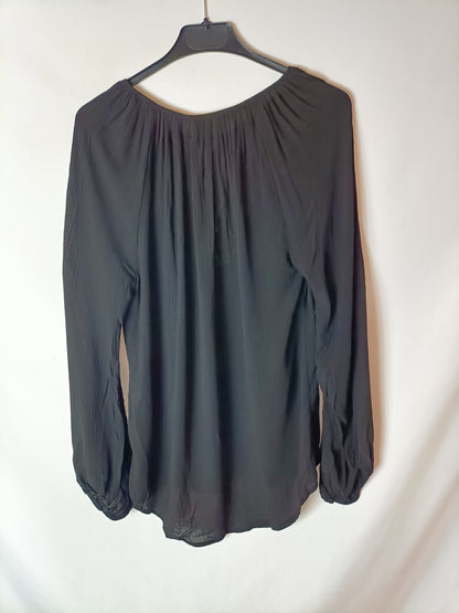 ZARA. blusa negra encaje T.xs