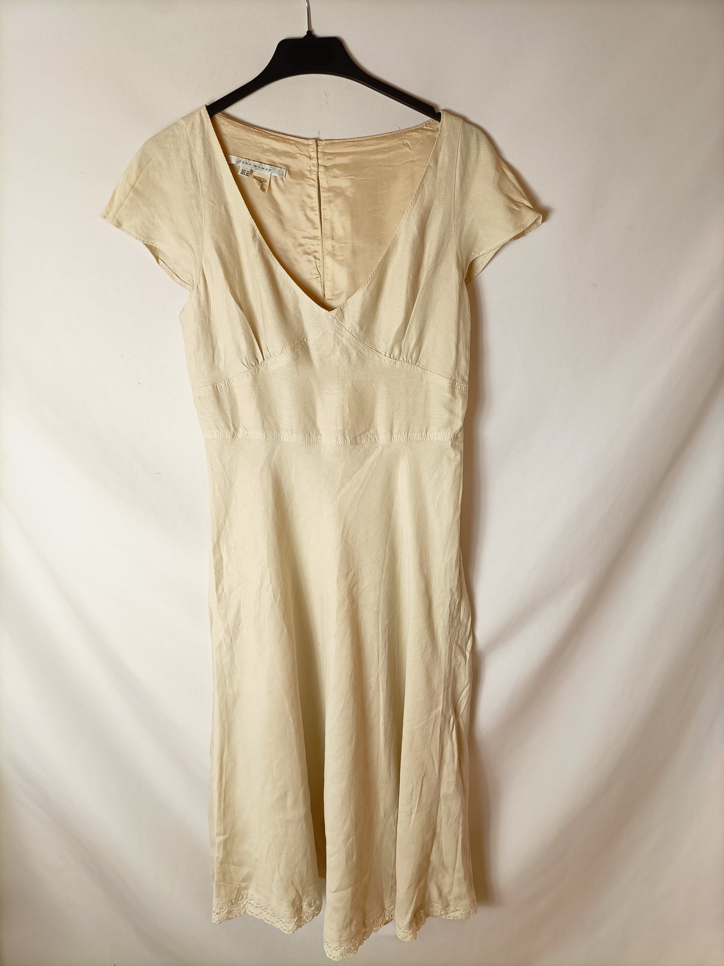 ZARA. Vestido midi beige T.m