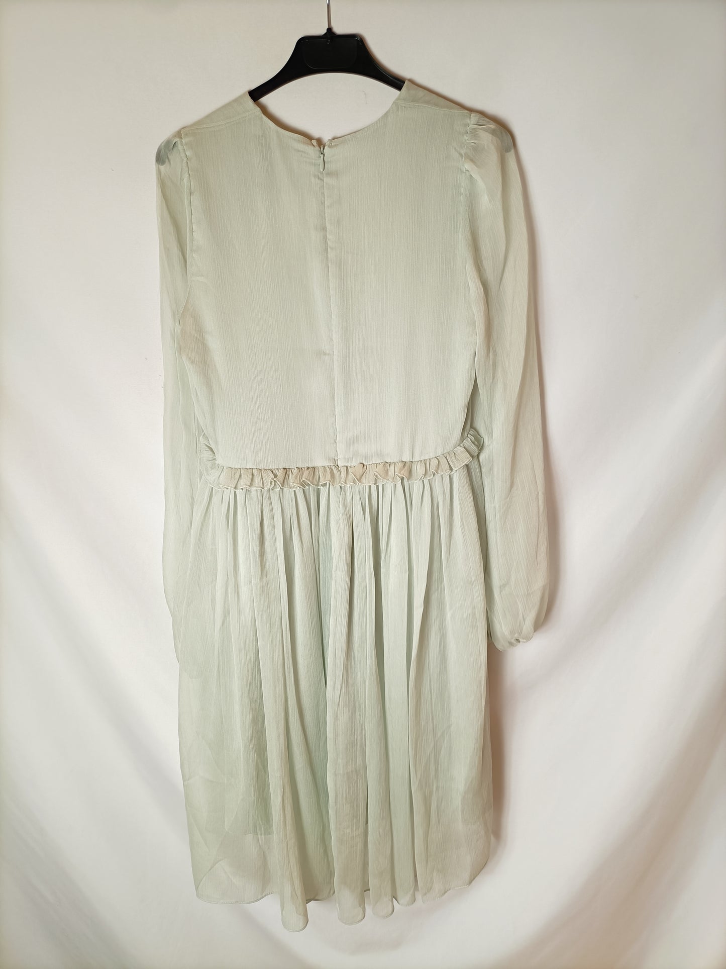 H&M. Vestido gasa verde claro. T 34