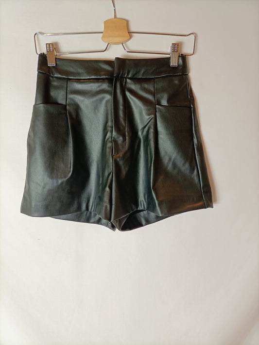 ZARA. Shorts polipiel T.s