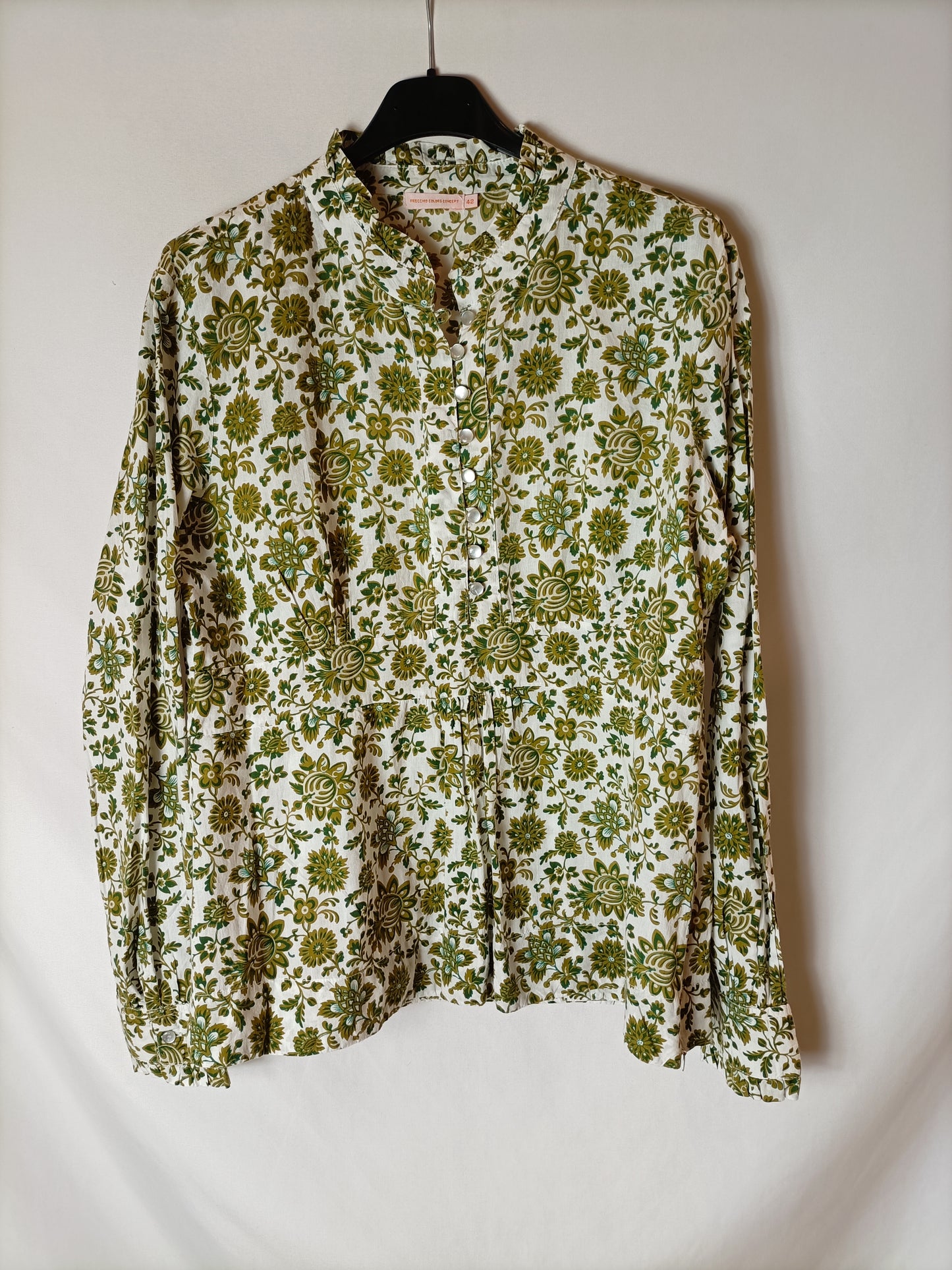 PRECCHIO. Blusa estampados verdes. T 42