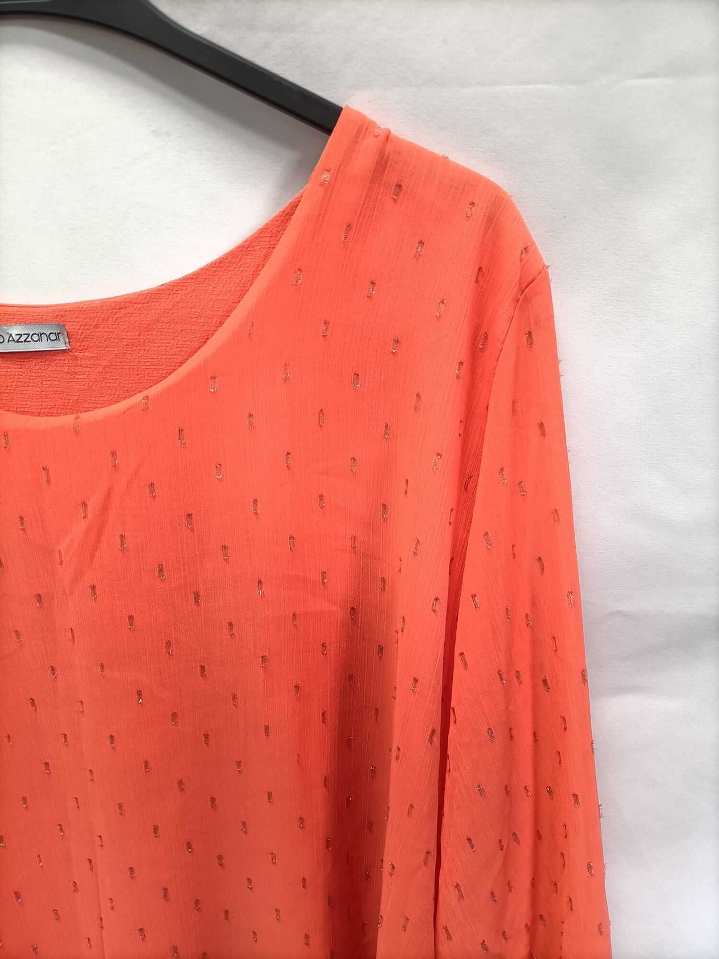 BLANCO AZZAHAR. Blusa coral topitos T.50