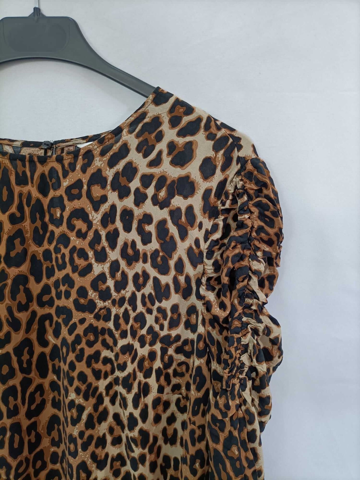 H&M. Blusa animal print T.s/m