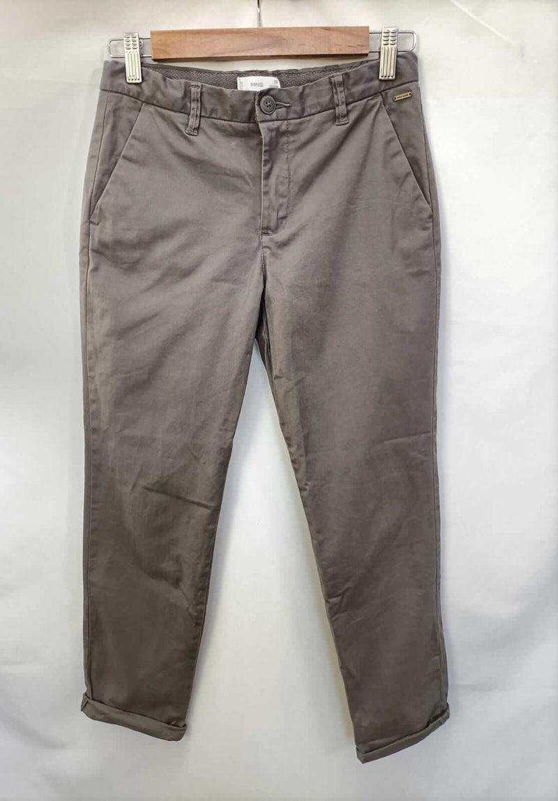MANGO. Pantalón gris chino T.12 años
