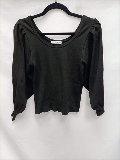 MANGO.Top/jersey negro canalé mangas abullonadas T.m