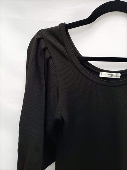 MANGO.Top/jersey negro canalé mangas abullonadas T.m