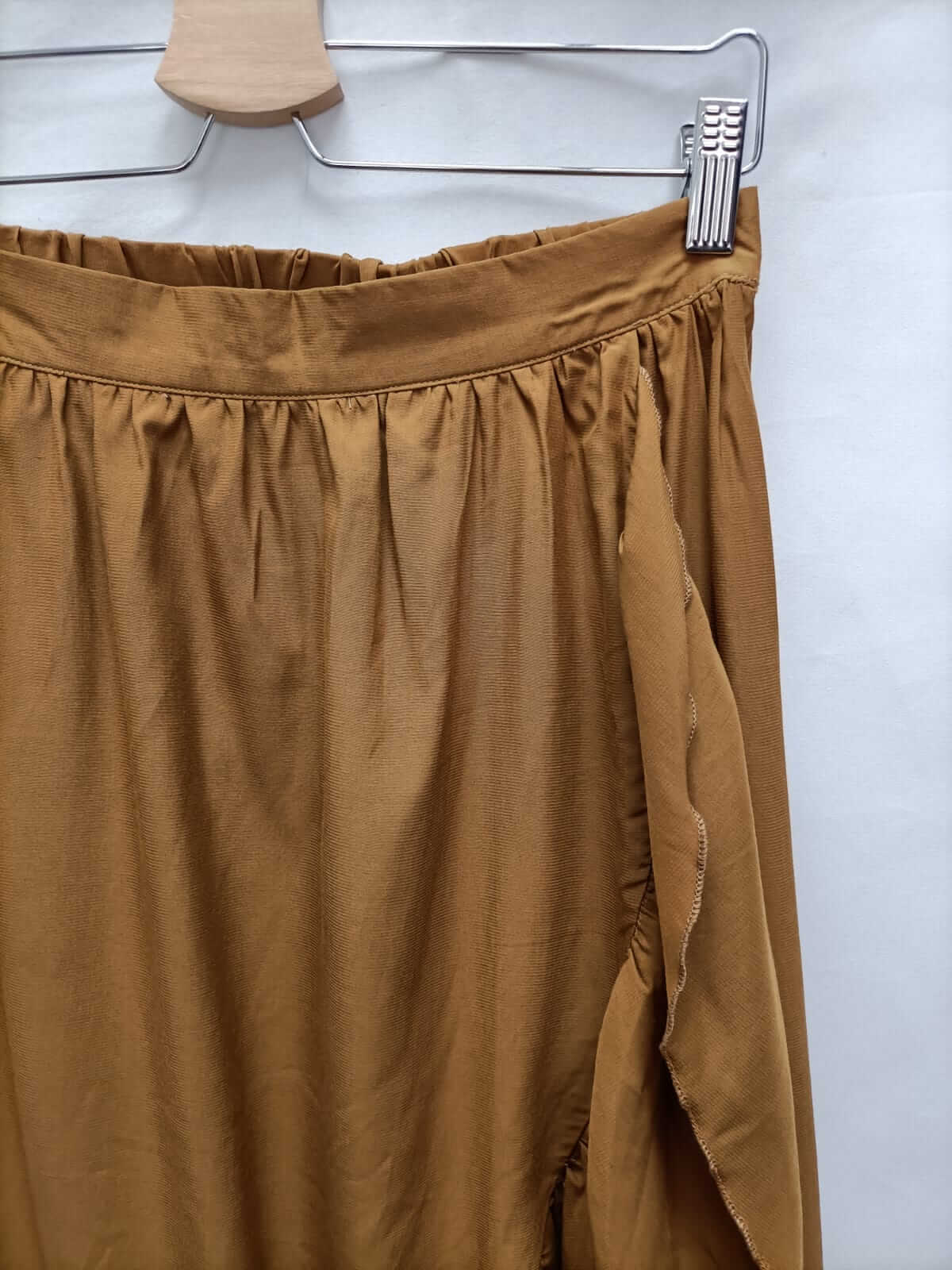 MEISIE.Falda midi camel T.m