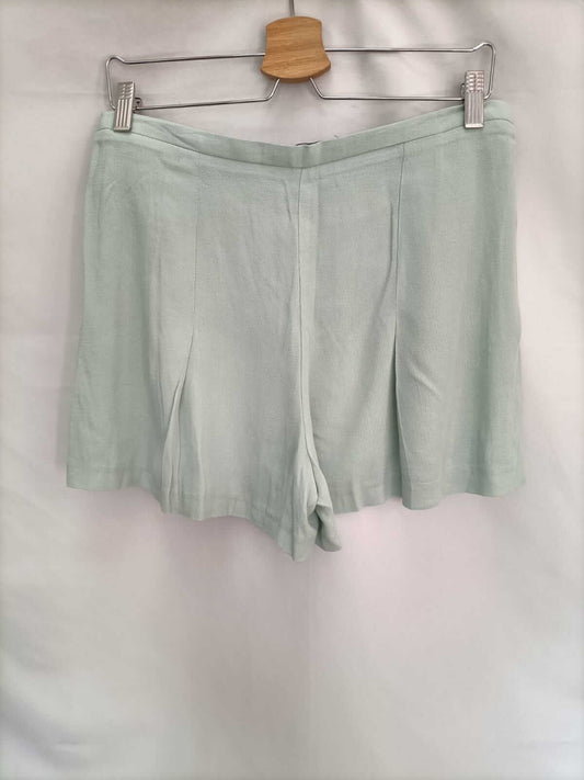 ZARA.Short verde agua T.m