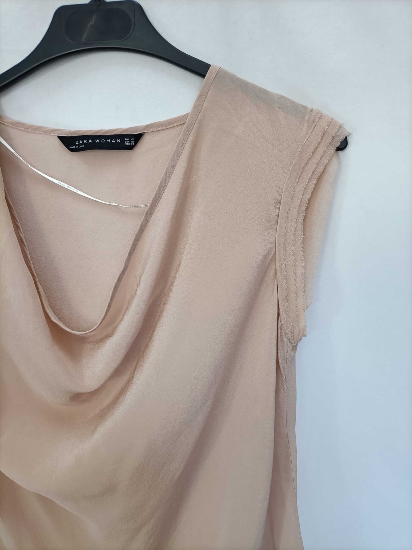 ZARA.Blusa rosa fluida T.xs