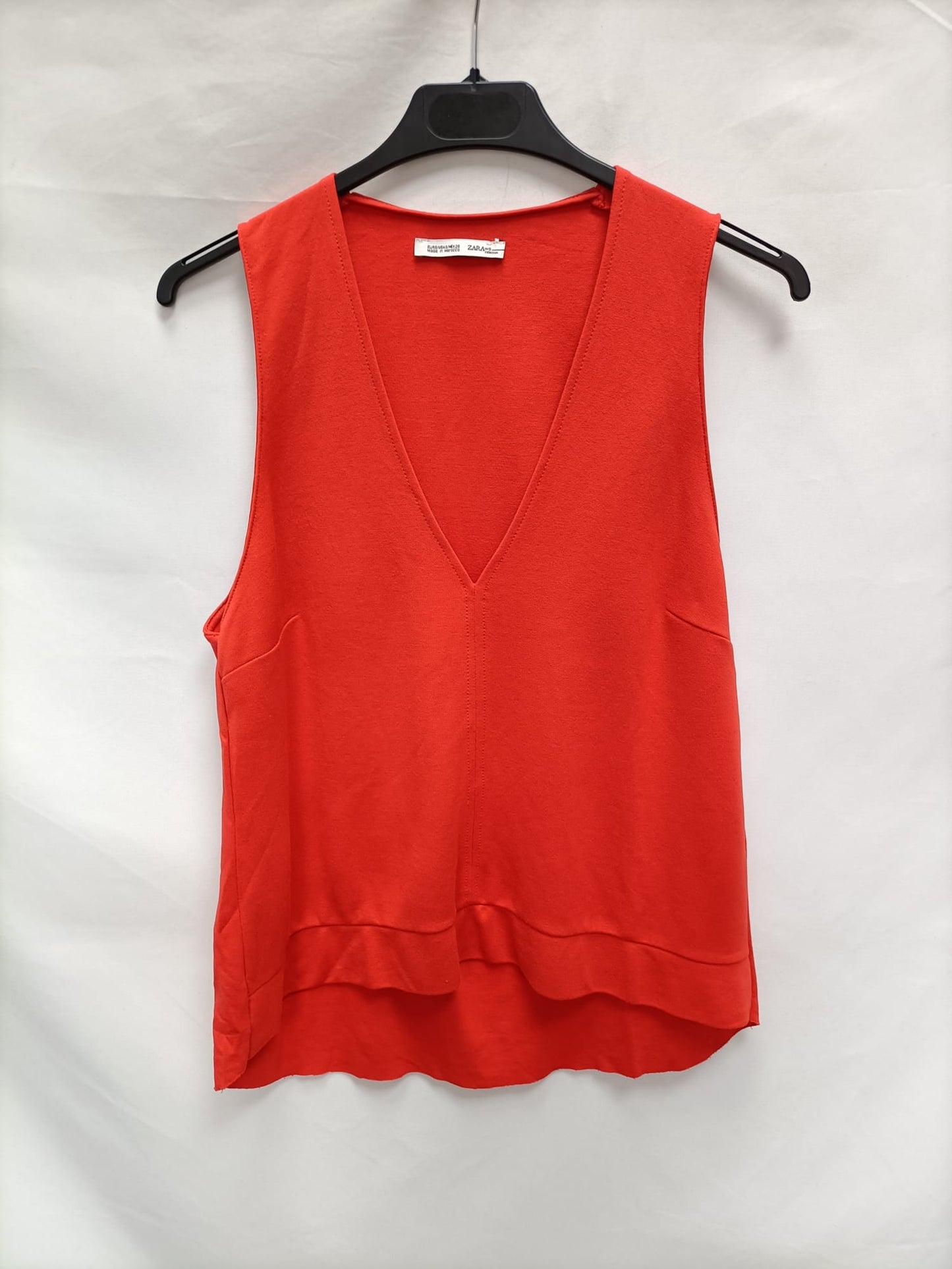 ZARA.Top rojo escote pico T.s