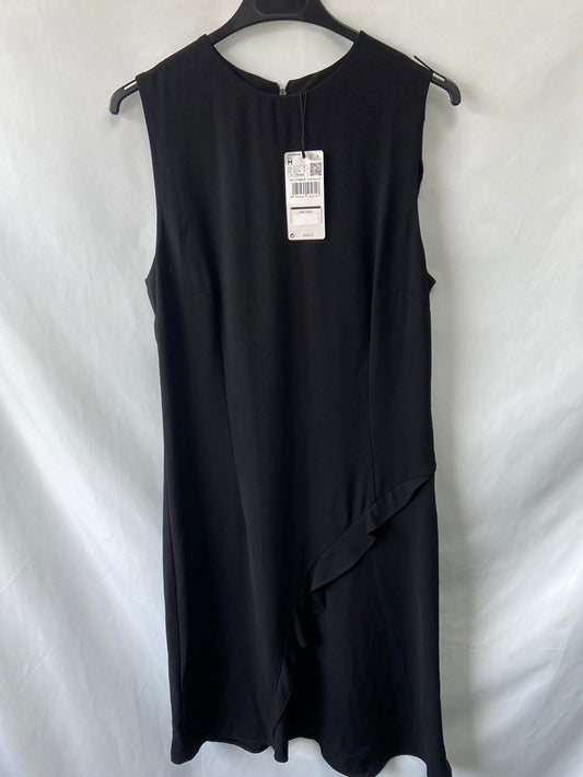 MANGO. Vestido negro volante abajo T.m