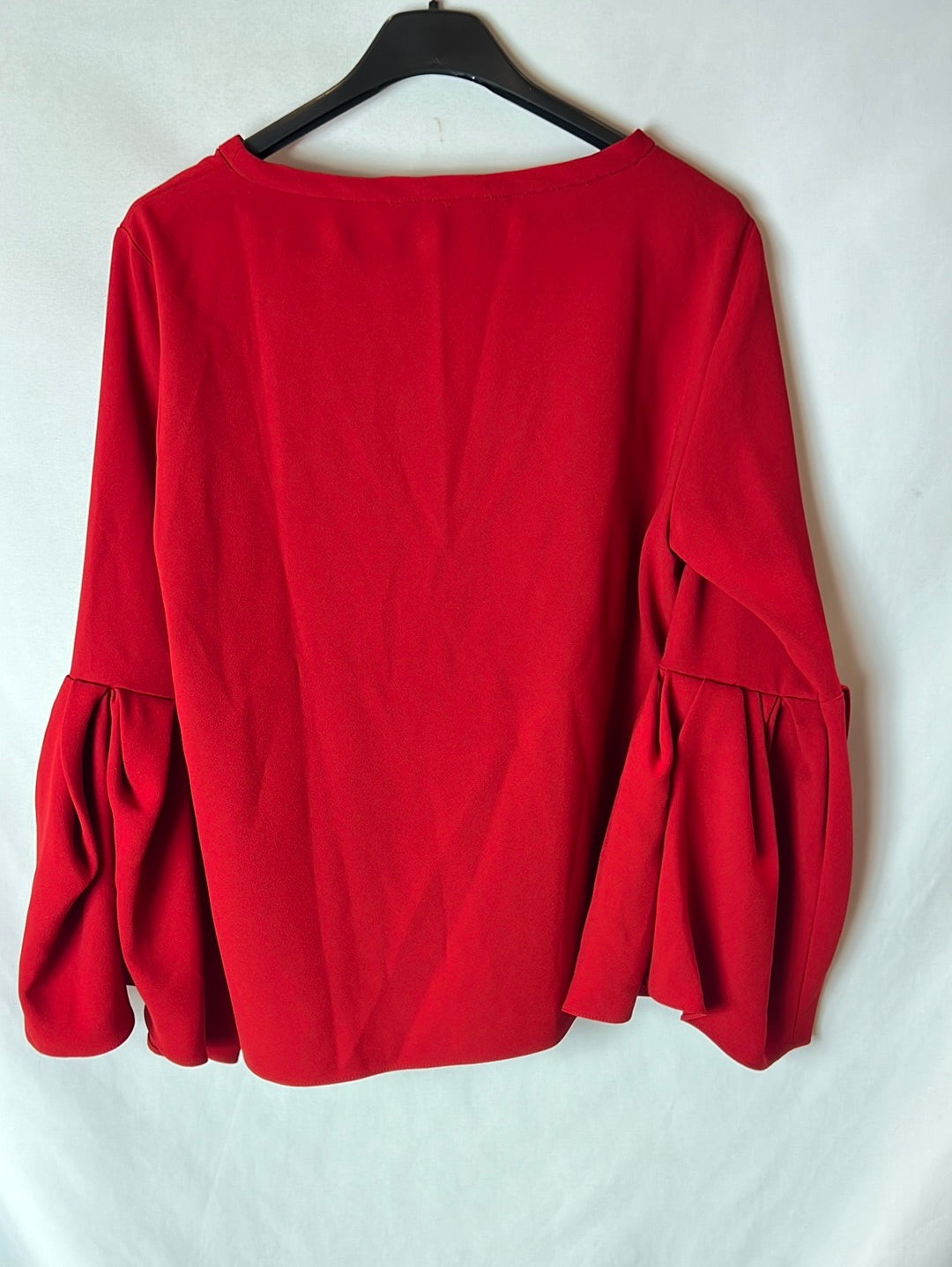 ZARA. Blusa roja volantes T.xs