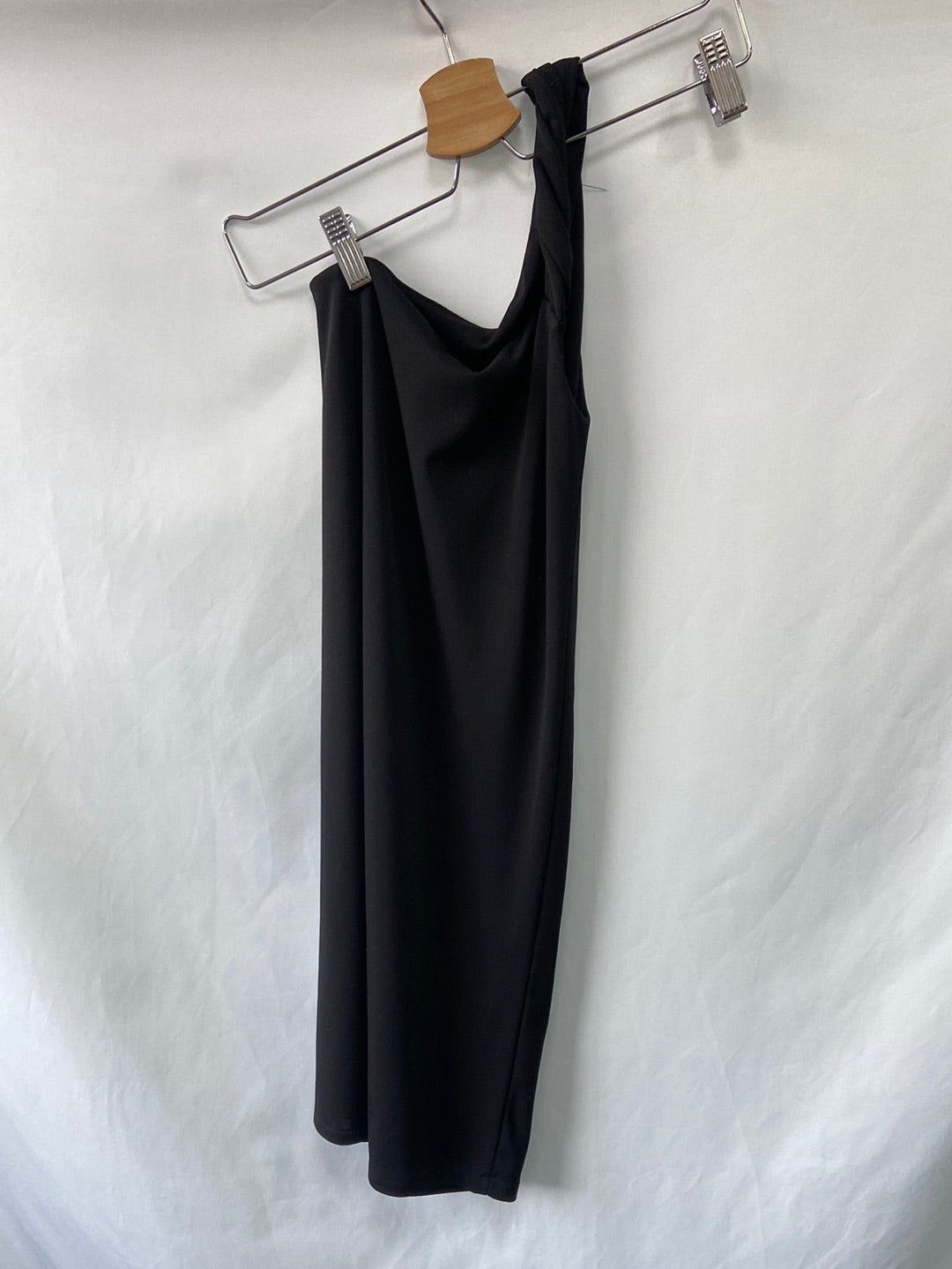 NOON.Vestido negro asimétrico corto T.XXS