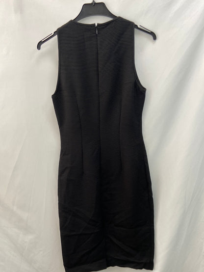 MASSIMO DUTTI. Vestido negro T.36