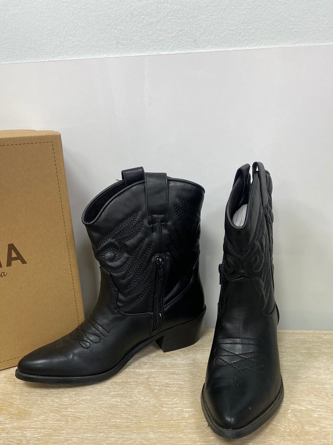 CORINA.Botas negras cowboy T.38