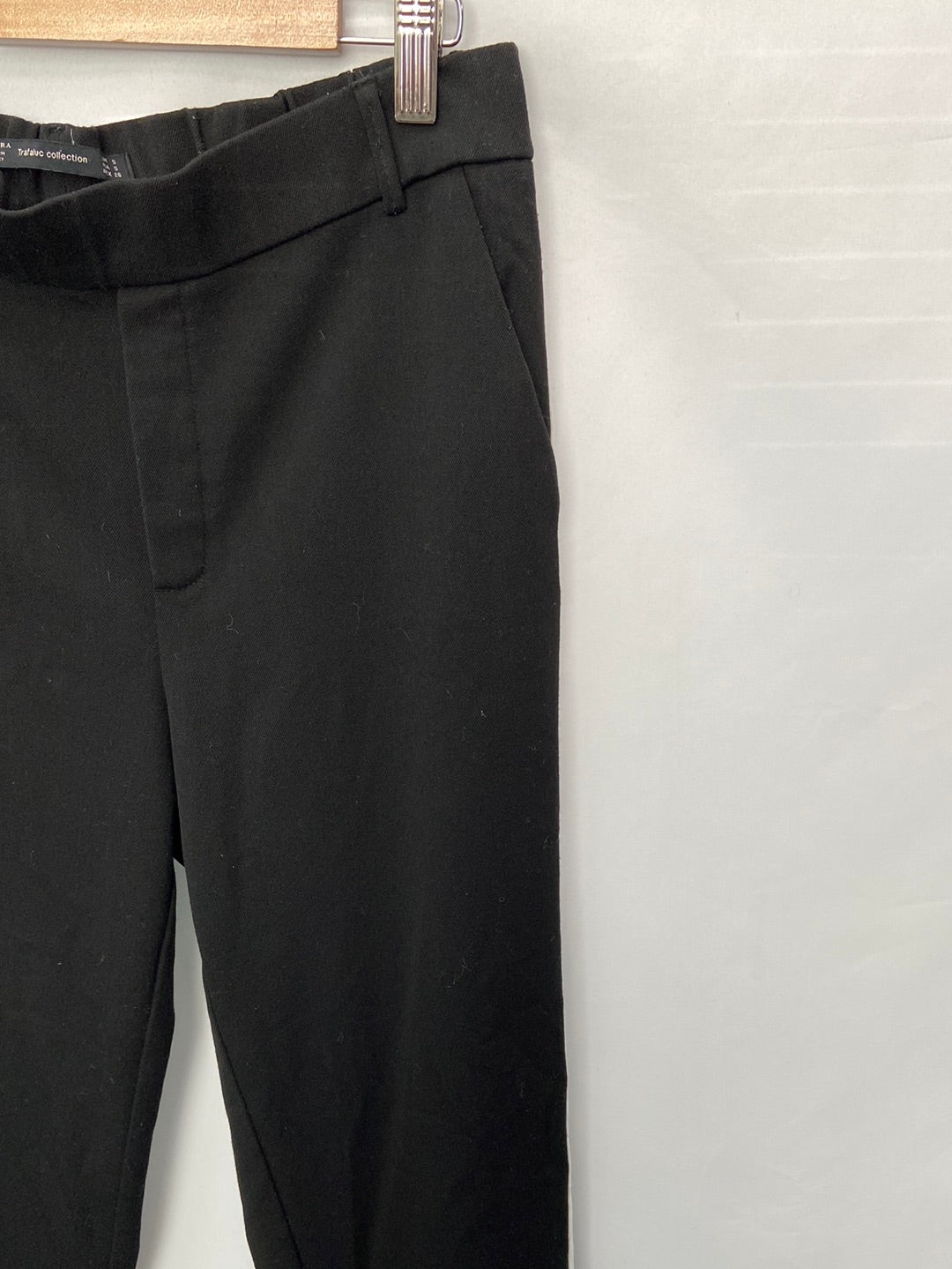 ZARA.Pantalones negros raya lateral T.s