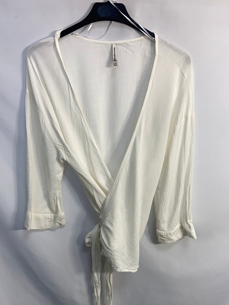 STRADIVARIUS. Blusa blanca cruzada t.s Hibuy market