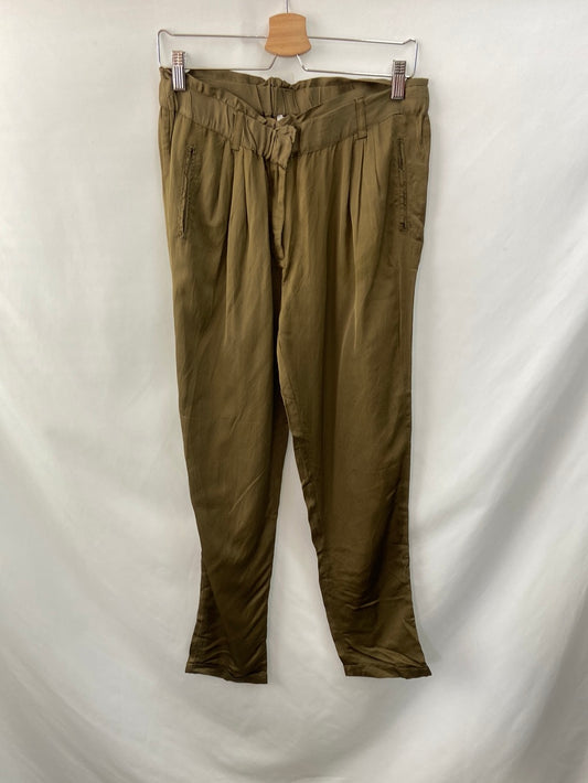 NATURA. Pantalón fluido slouchy verde T.l