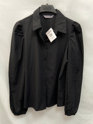 STRADIVARIUS.Camisa negra T.M Hibuy market