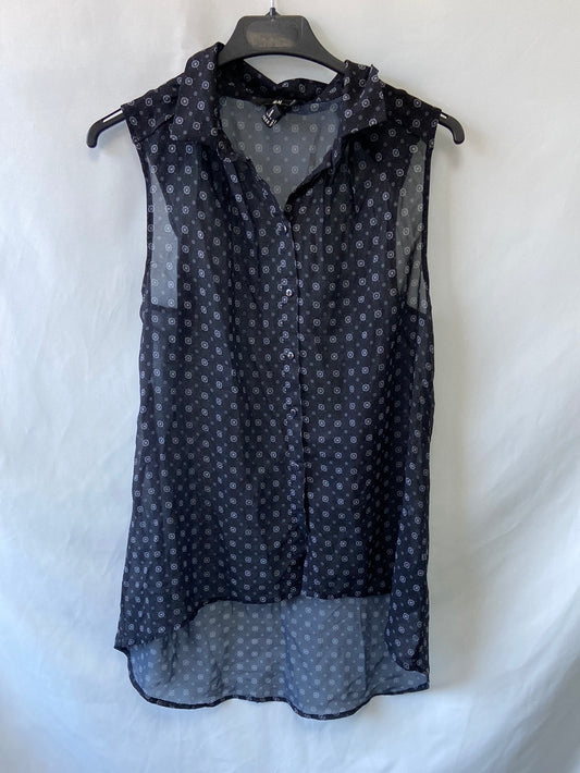 H&M. Blusa negra sin mangas T.34