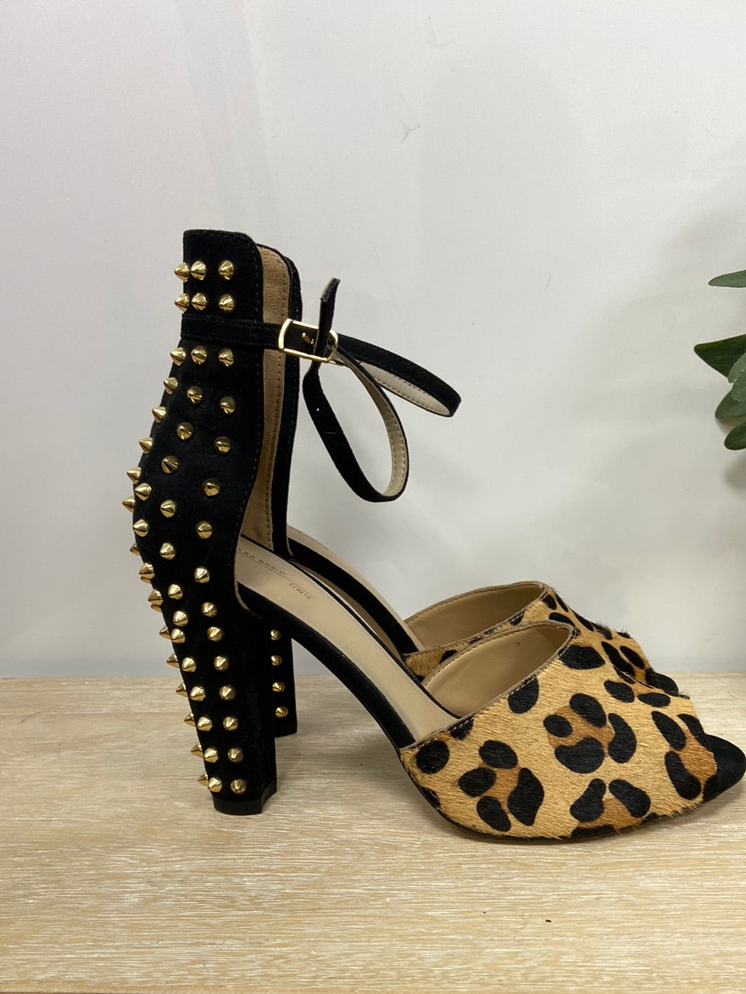 ZARA.Sandalias tacón Animal print T.41