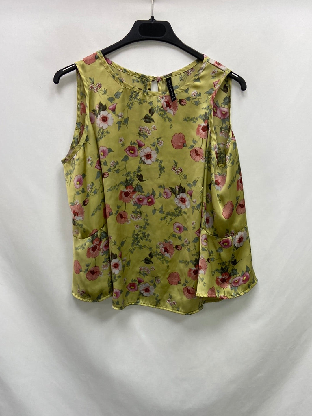 OTRAS. Blusa verde flores T.S