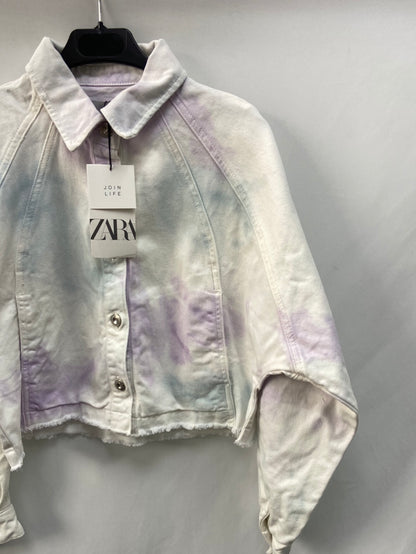 ZARA. Cazadora denim tie dye T.s