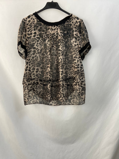 OTRAS.Blusa animal print