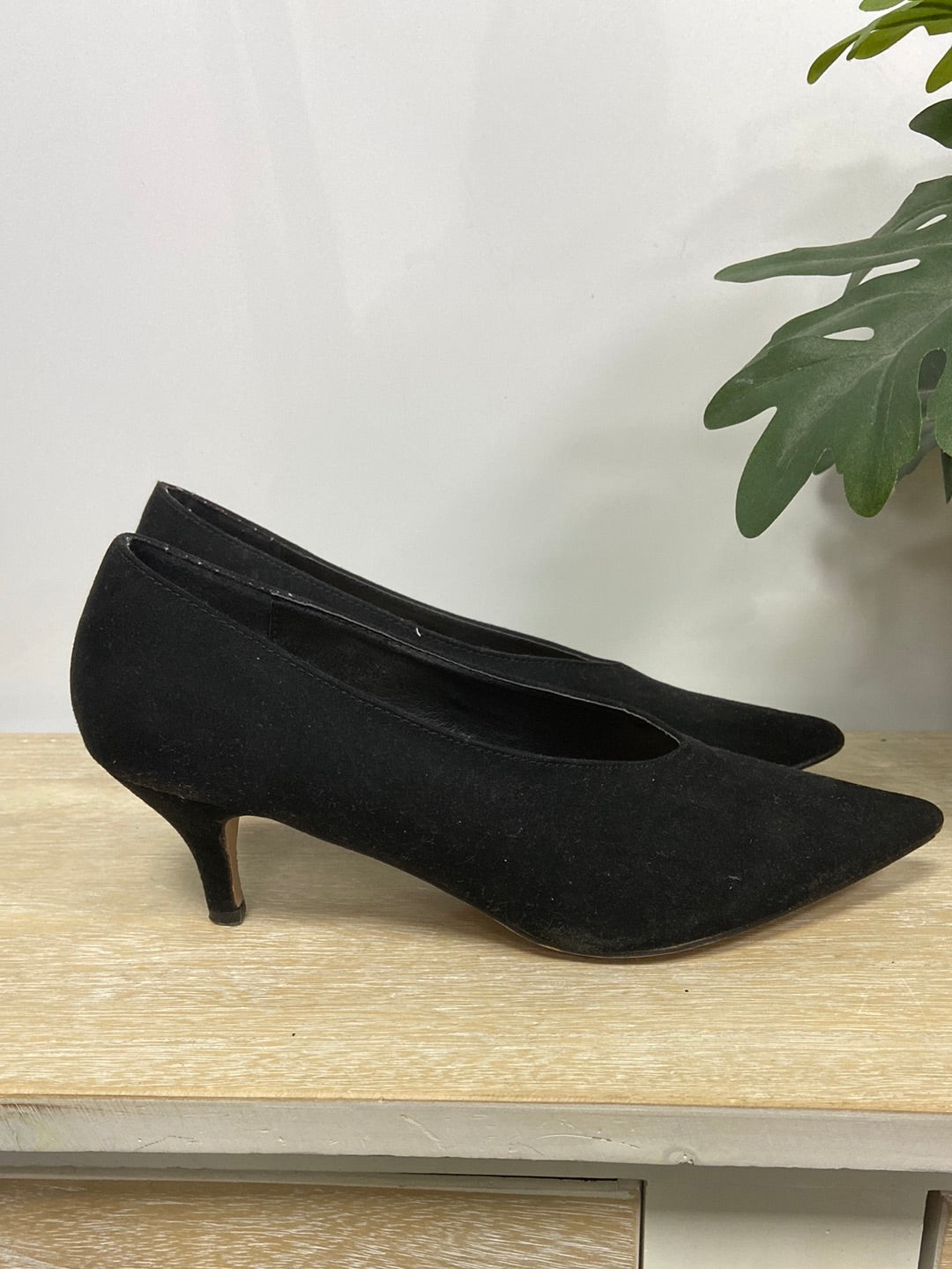 MARYPAZ. zapato pico negro T.40