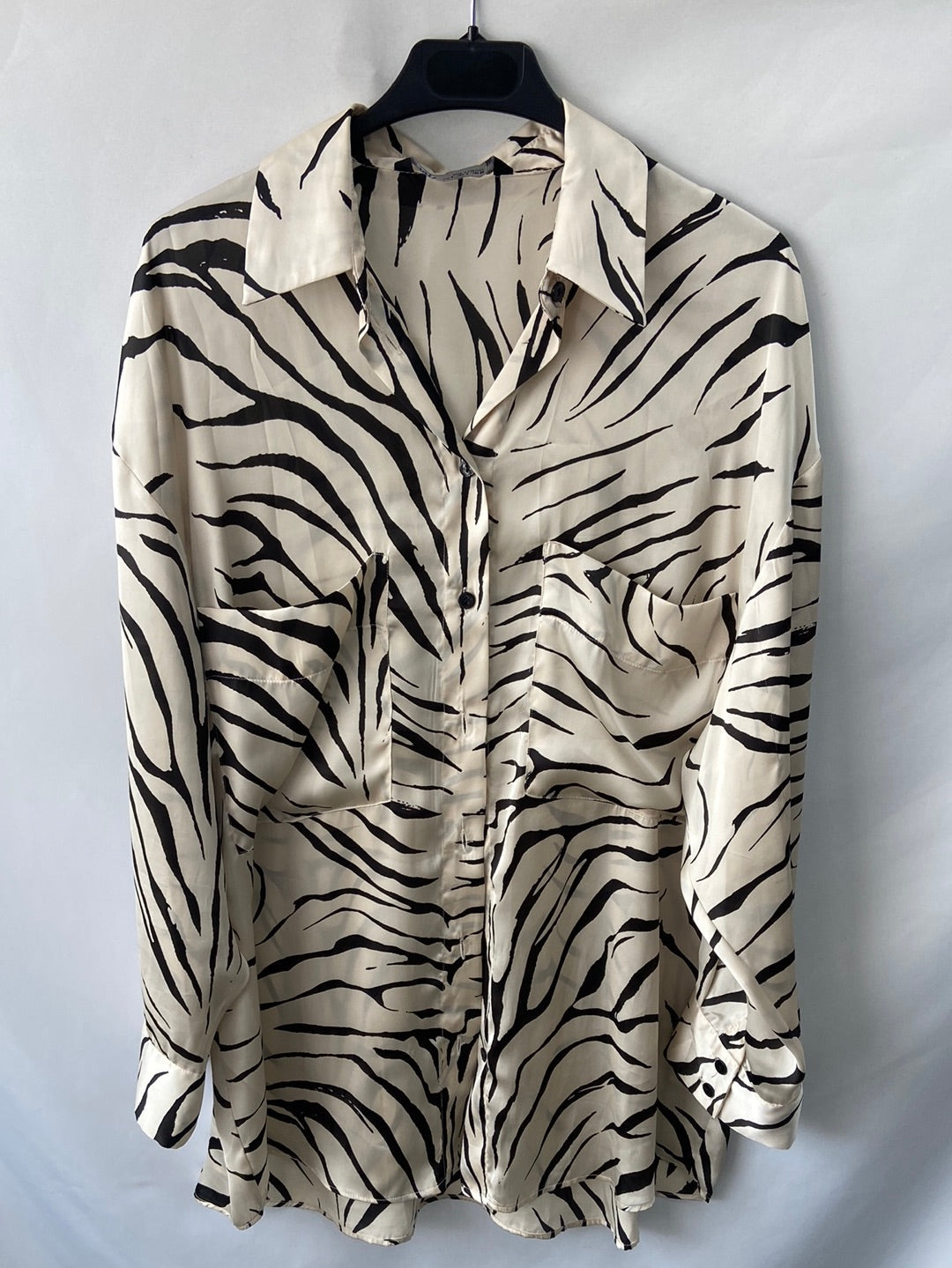 ZARA.Camisa animal print satinada T.S