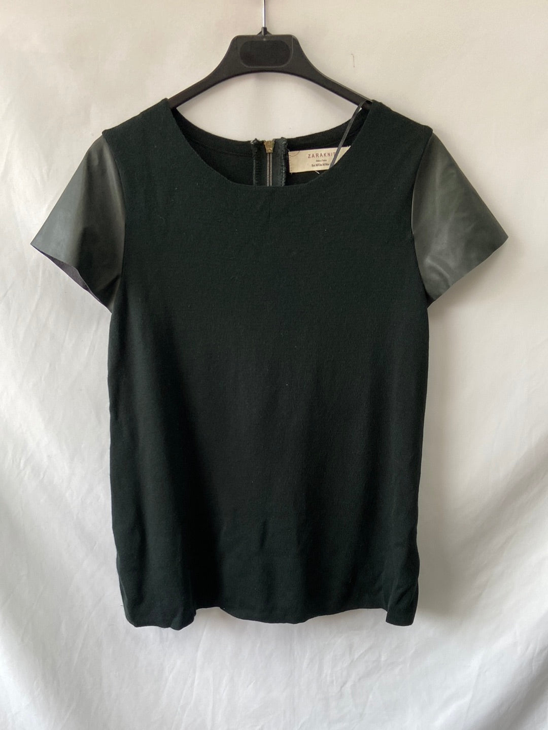 ZARA.Camiseta verde doble textura T.m