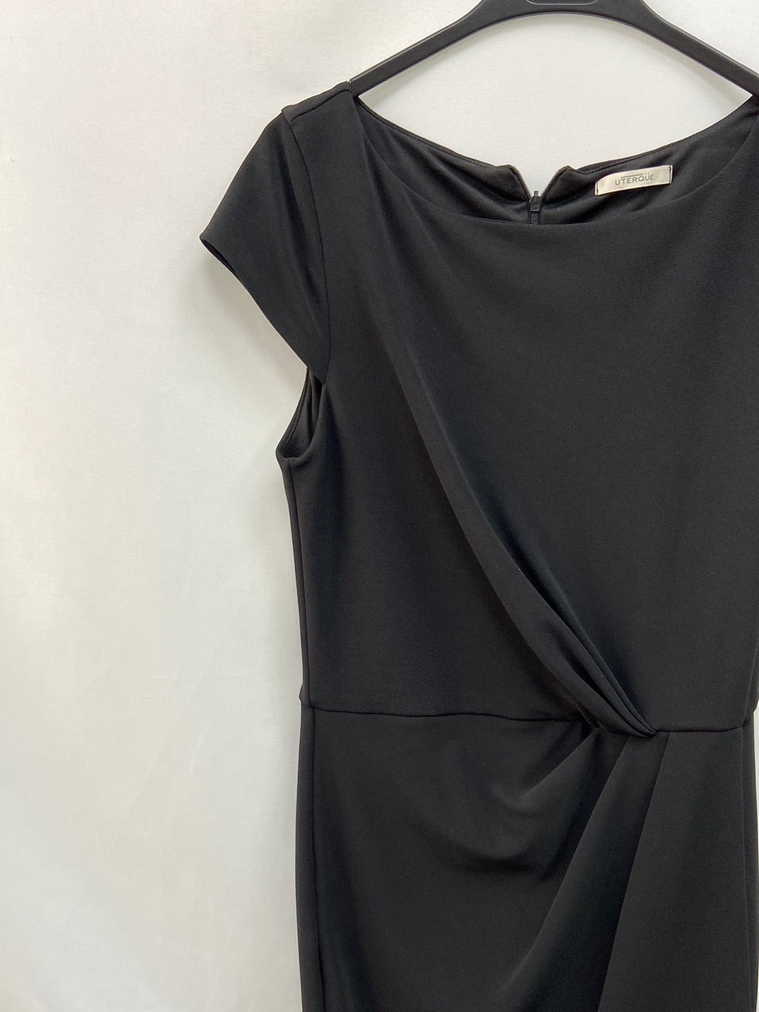 UTERQÜE. Vestido corto negro T.s