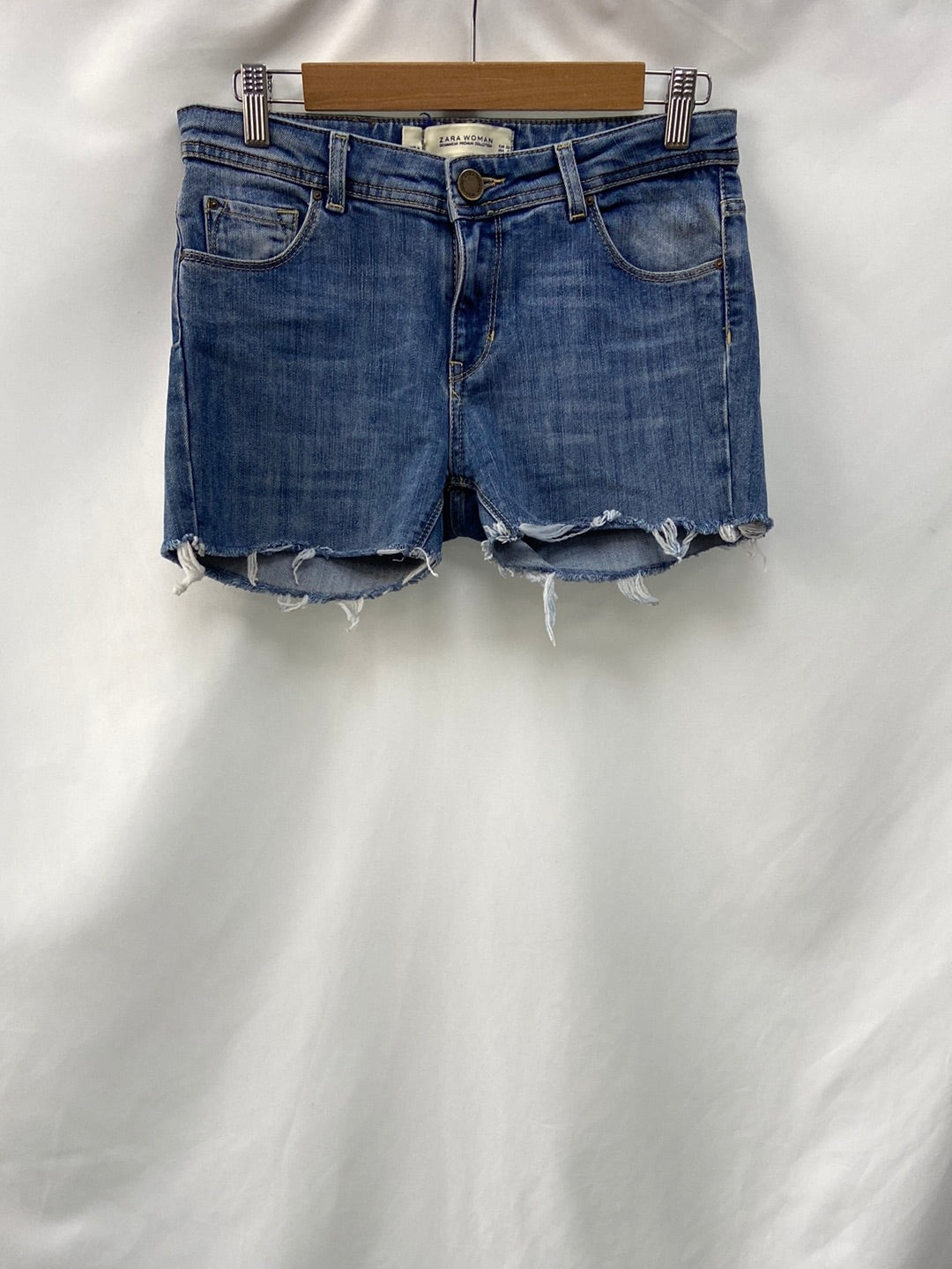 ZARA.shorts vaqueros cintura baja T.38