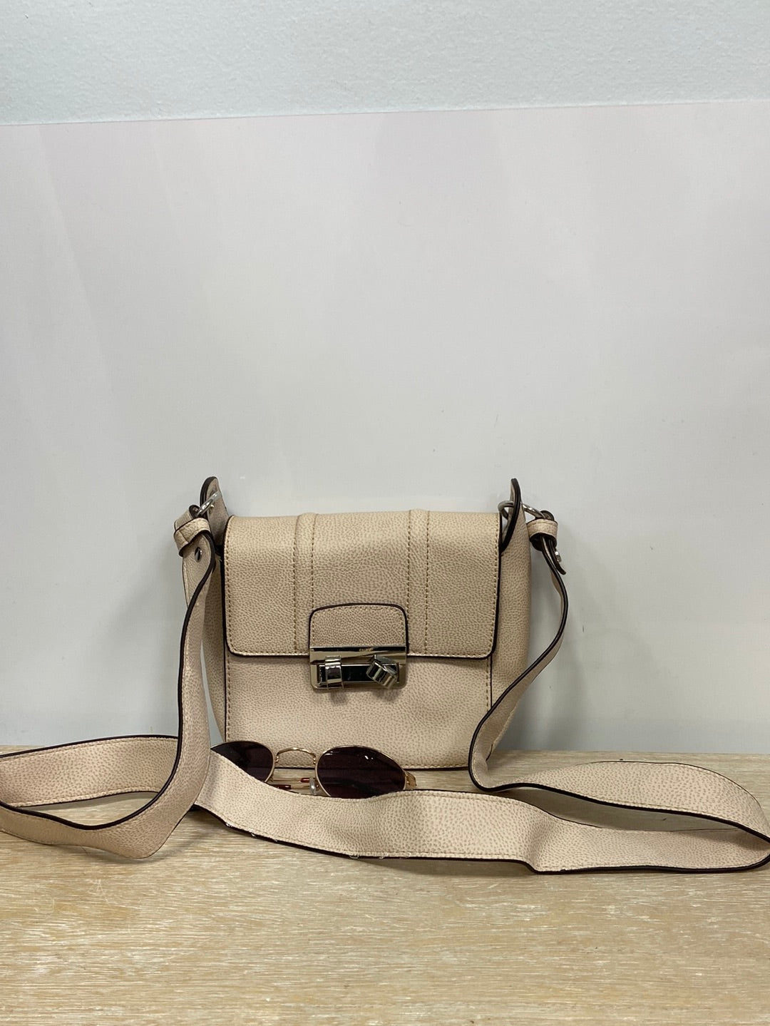 JUSTFAB.Bolso beige bandolera