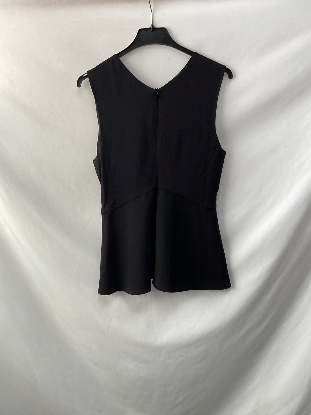 ZARA. Top negro pedrería T.XS