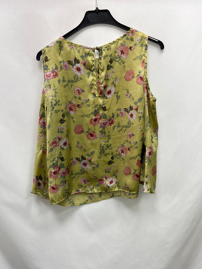 OTRAS. Blusa verde flores T.S