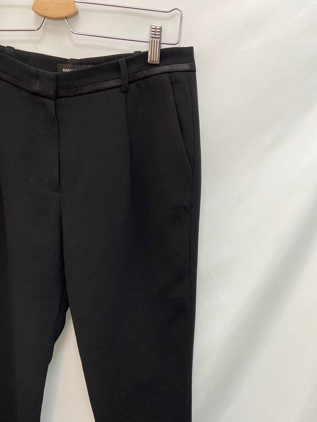 MANGO.Pantalones negros vestir T.36