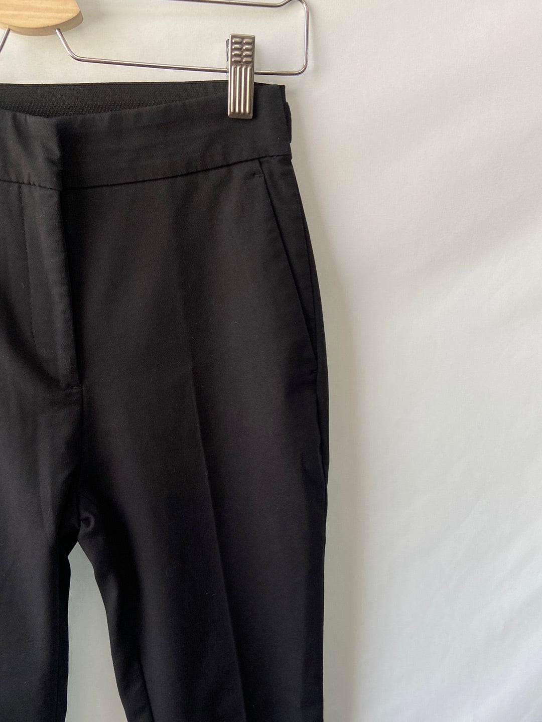 ZARA. Pantalón negro de vestir T.xs