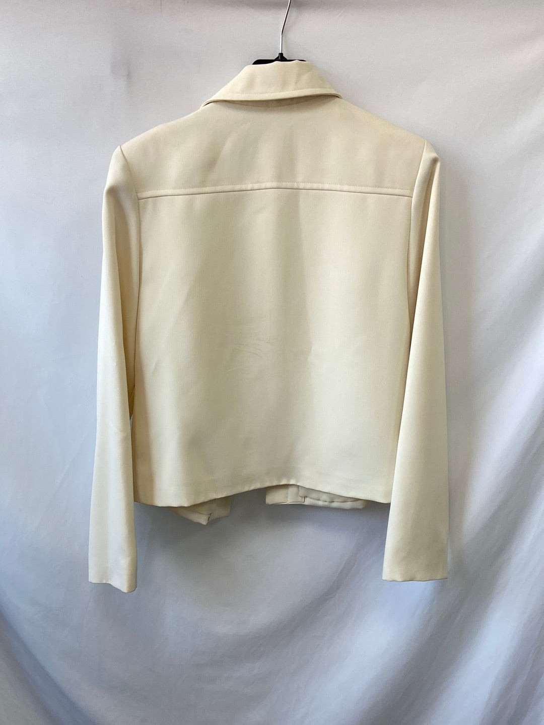 EL CORTE INGLÉS.Chaqueta beige botones litera T.16(M)