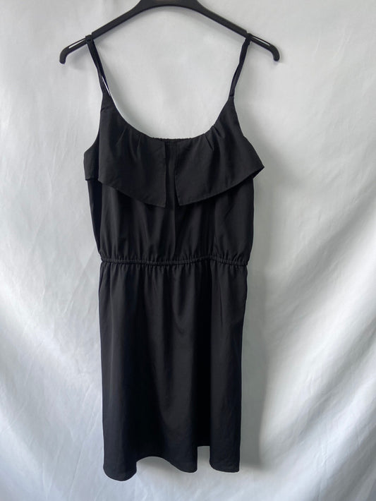 H&M. Vestido negro talla 38