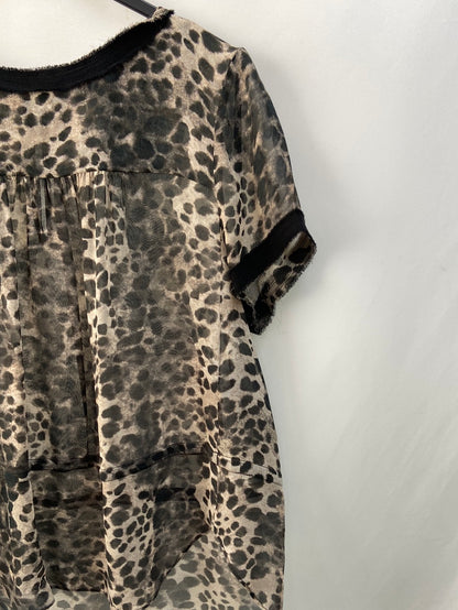 OTRAS.Blusa animal print