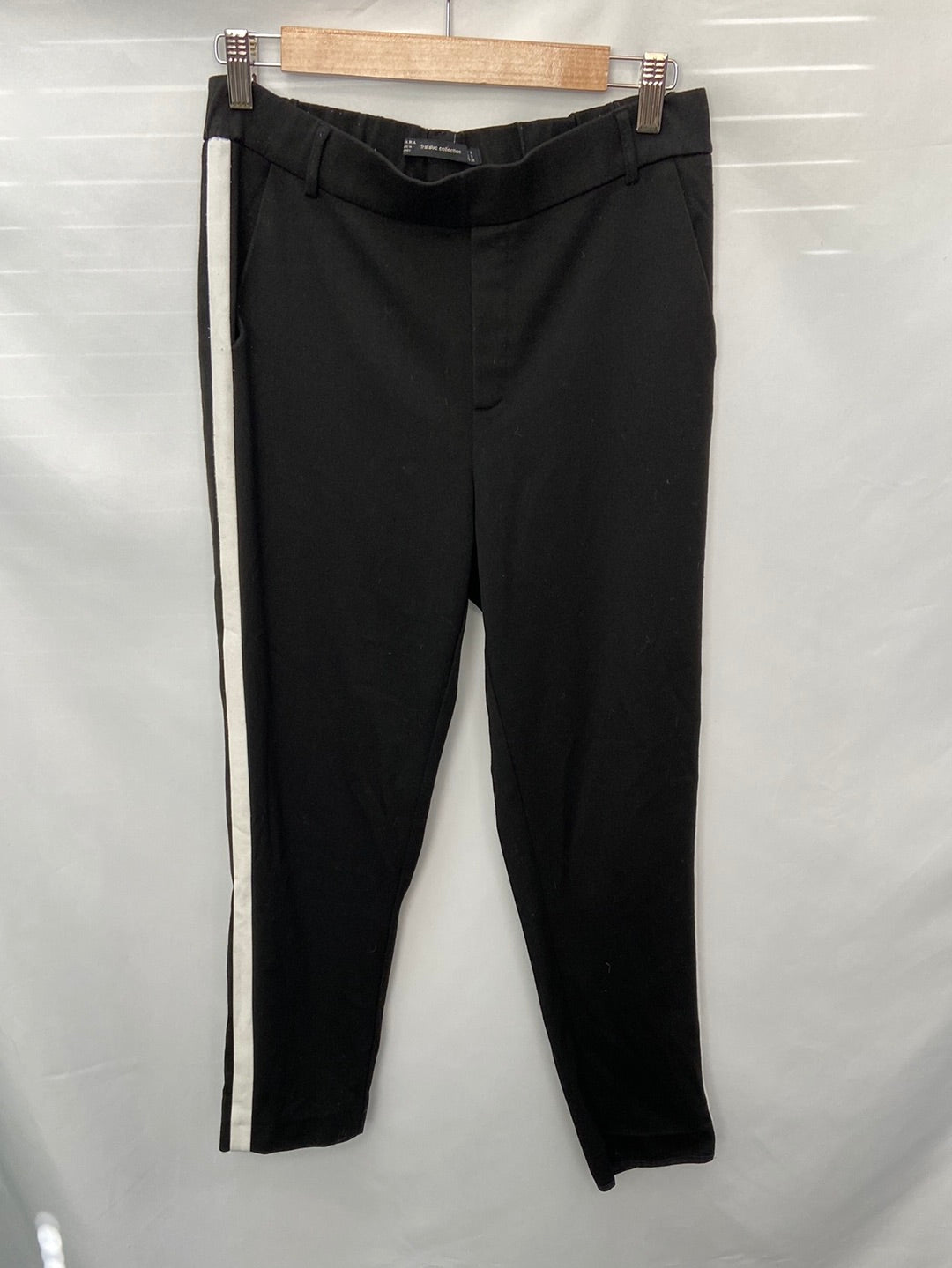 ZARA.Pantalones negros raya lateral T.s