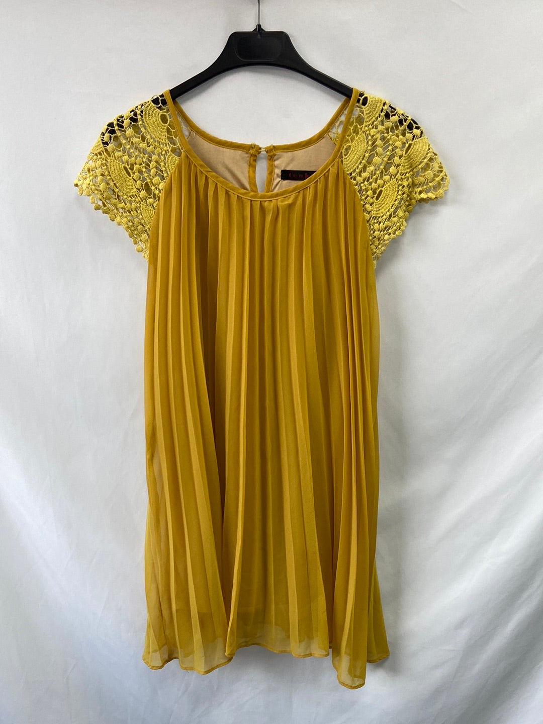 TENKI.Vestido amarillo plisado encaje T.M/L(s)