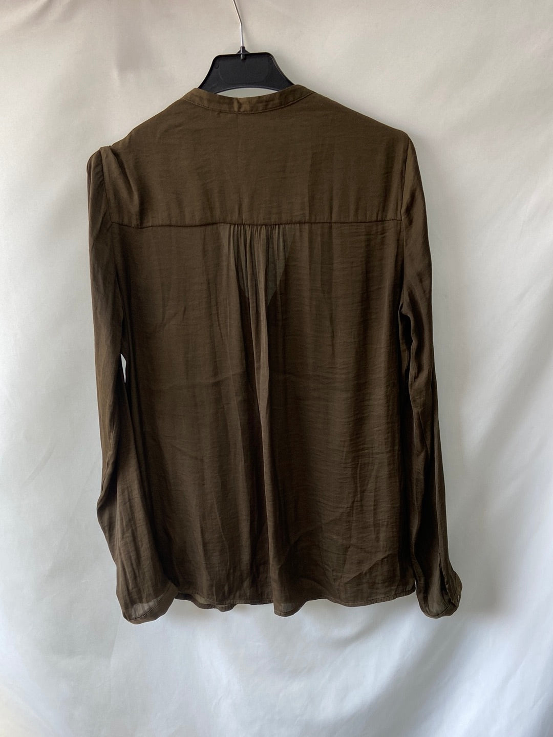 ZARA.Blusa verde fluida T.s