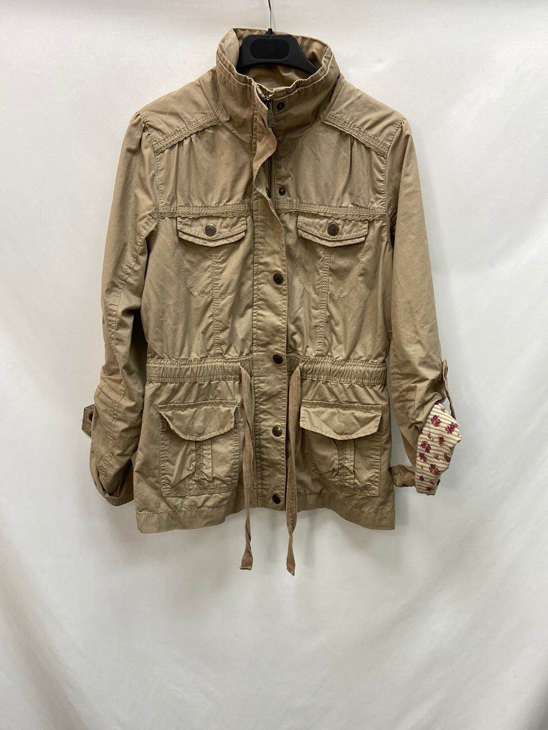 BERSHKA.Parka beige T.XS