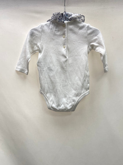 RALPH LAUREN.Body blanco cuello florecitas 3 meses