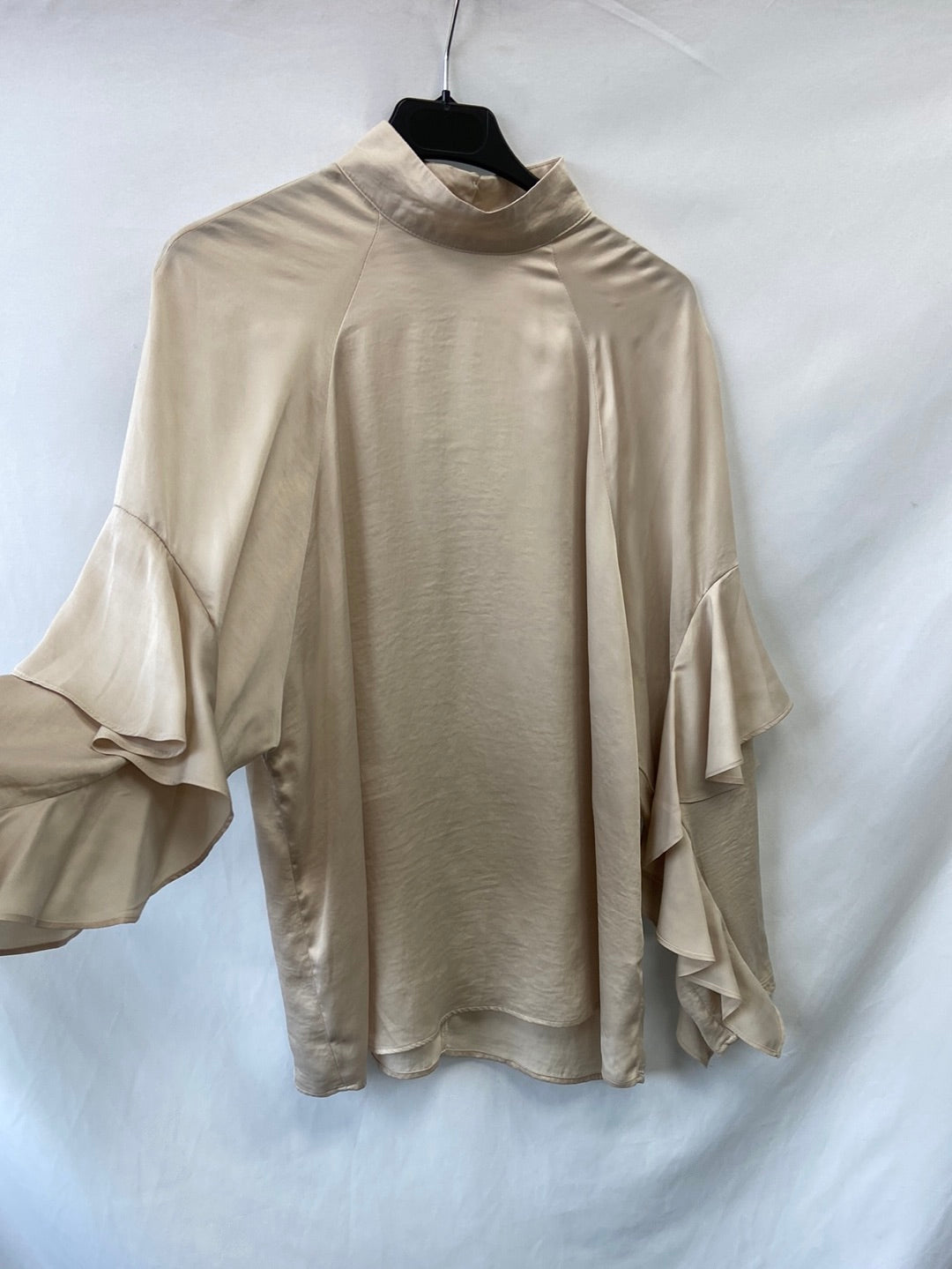 H&M.Blusa champán satinada T.34 (Tara)