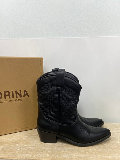 CORINA.Botas negras cowboy T.38