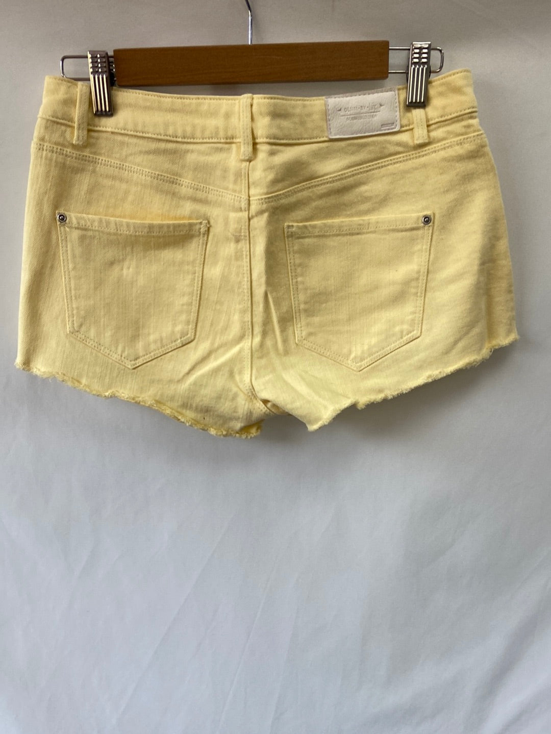 LEFTIES.Shorts amarillo pastel T.38